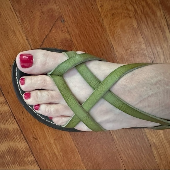 Aldo strapped-flat sandals, preloved, gently used condition - Picture 1 of 4